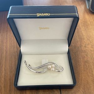 Tasaki Silver Pearl Brooch - Great gift 🎁